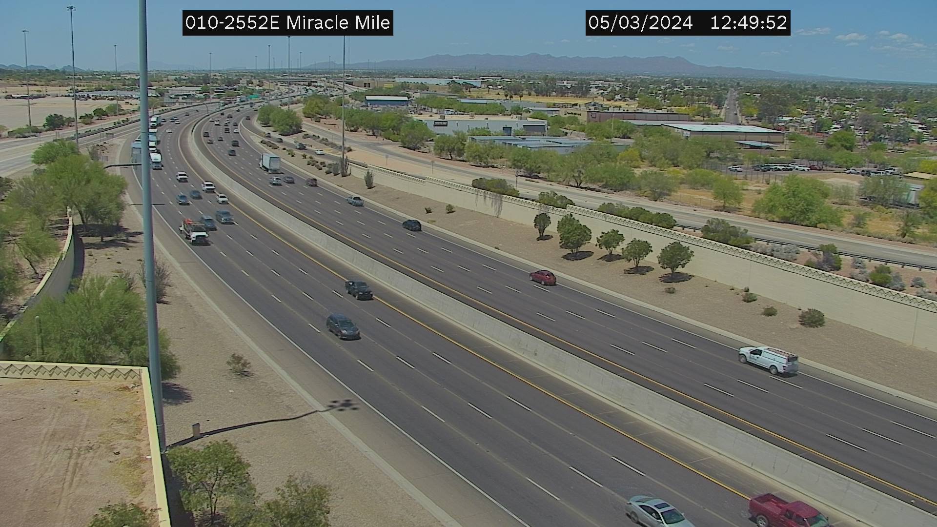 Traffic Cam I-10 EB 255.20 @Miracle Mile -  Eastbound