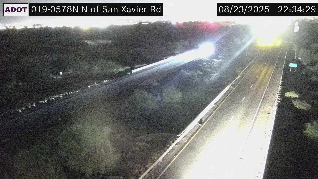 Traffic Cam I-19 NB 57.82 @N of San Xavier -  Northbound