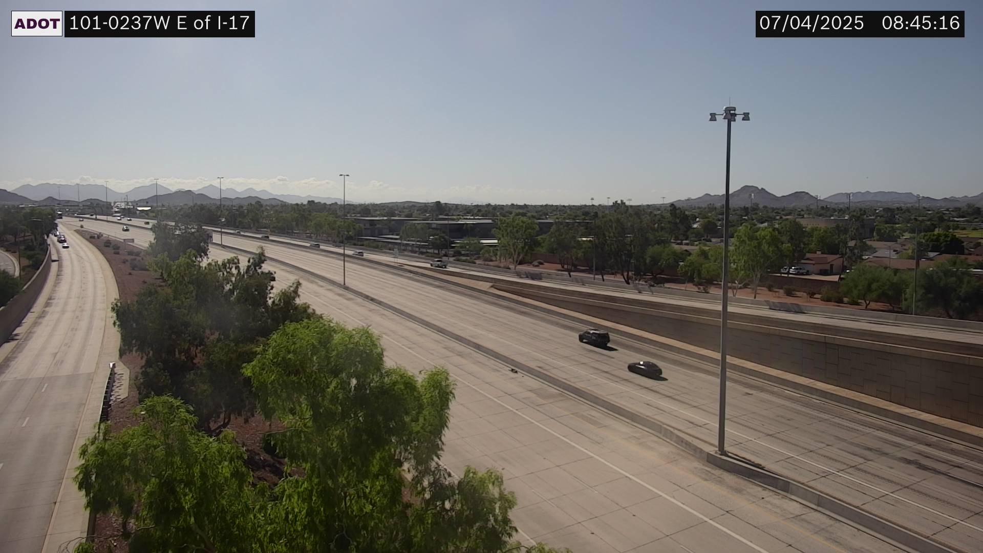 Traffic Cam L-101 WB 23.79 @E of I-17 -  Westbound