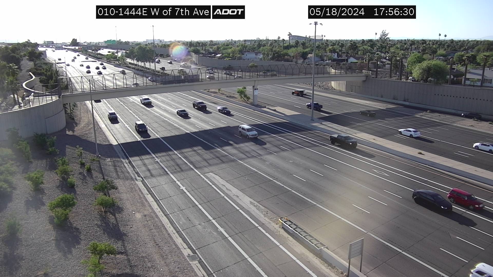 Traffic Cam I-10 EB 144.44 @W of 7th Ave -  Eastbound