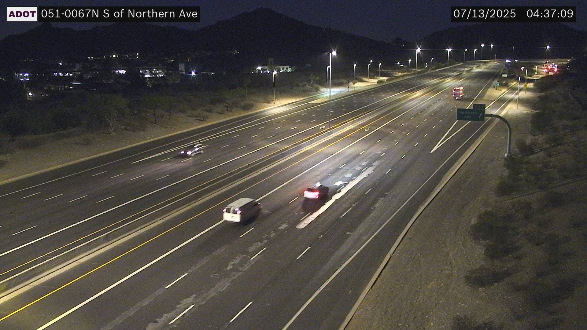 Traffic Cam SR-51 NB 6.71 @S of Northern -  Northbound