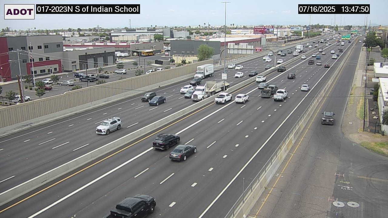 Traffic Cam I-17 NB 202.31 @S of Indian School -  Northbound