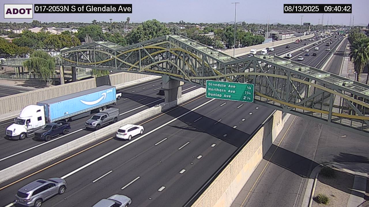 Traffic Cam I-17 NB 205.35 @S of Glendale -  Northbound