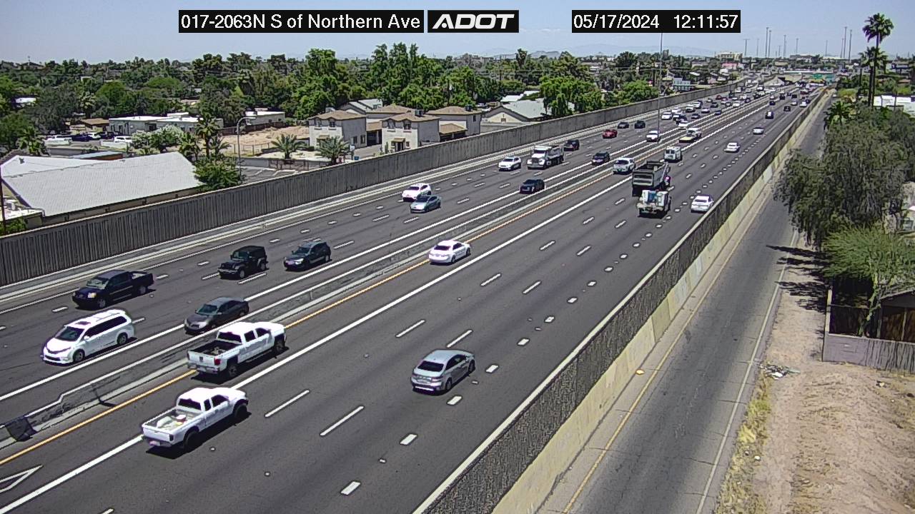 Traffic Cam I-17 NB 206.36 @S of Northern -  Northbound