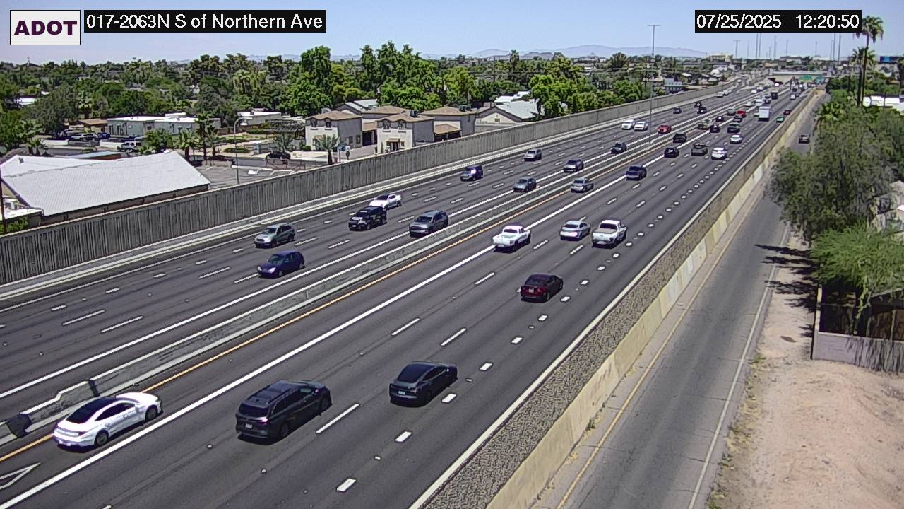 Traffic Cam I-17 NB 206.36 @S of Northern -  Northbound