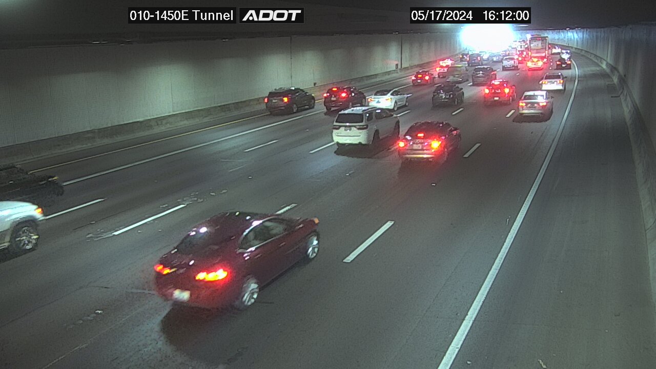 Traffic Cam I-10 EB  145.08 @Tunnel -  Eastbound
