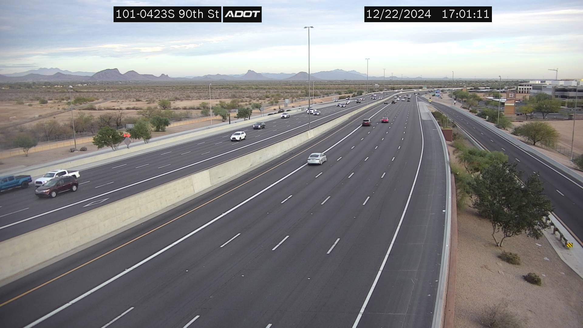 Traffic Cam L-101 SB 42.40 @90th St -  Southbound