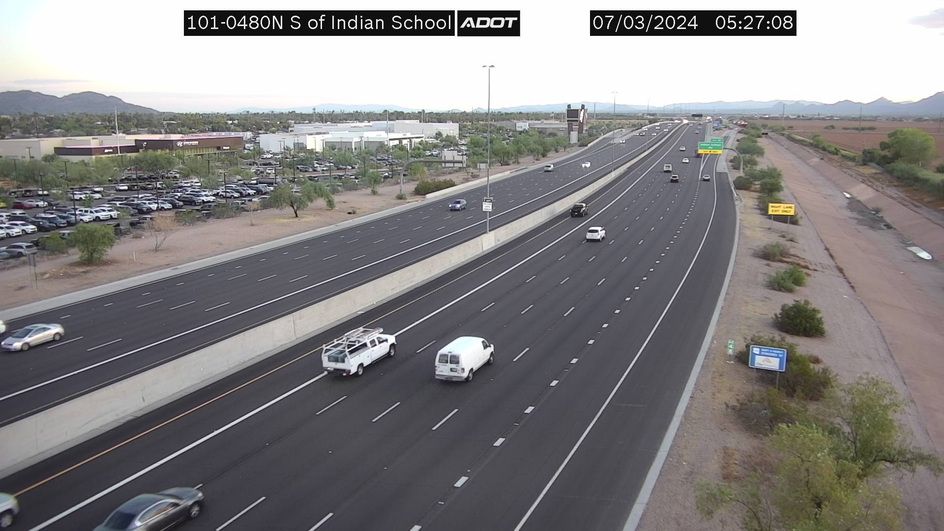 Traffic Cam L-101 NB 48.04 @S of Indian School -  Northbound