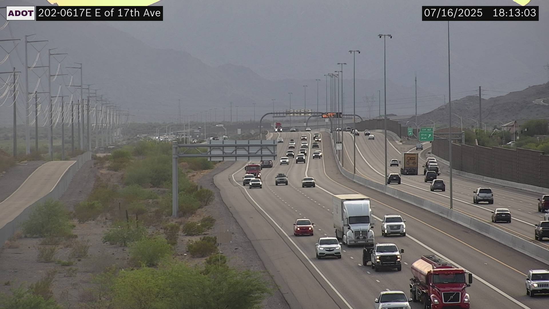 Traffic Cam L-202 EB 61.72 @W of Desert Foothills